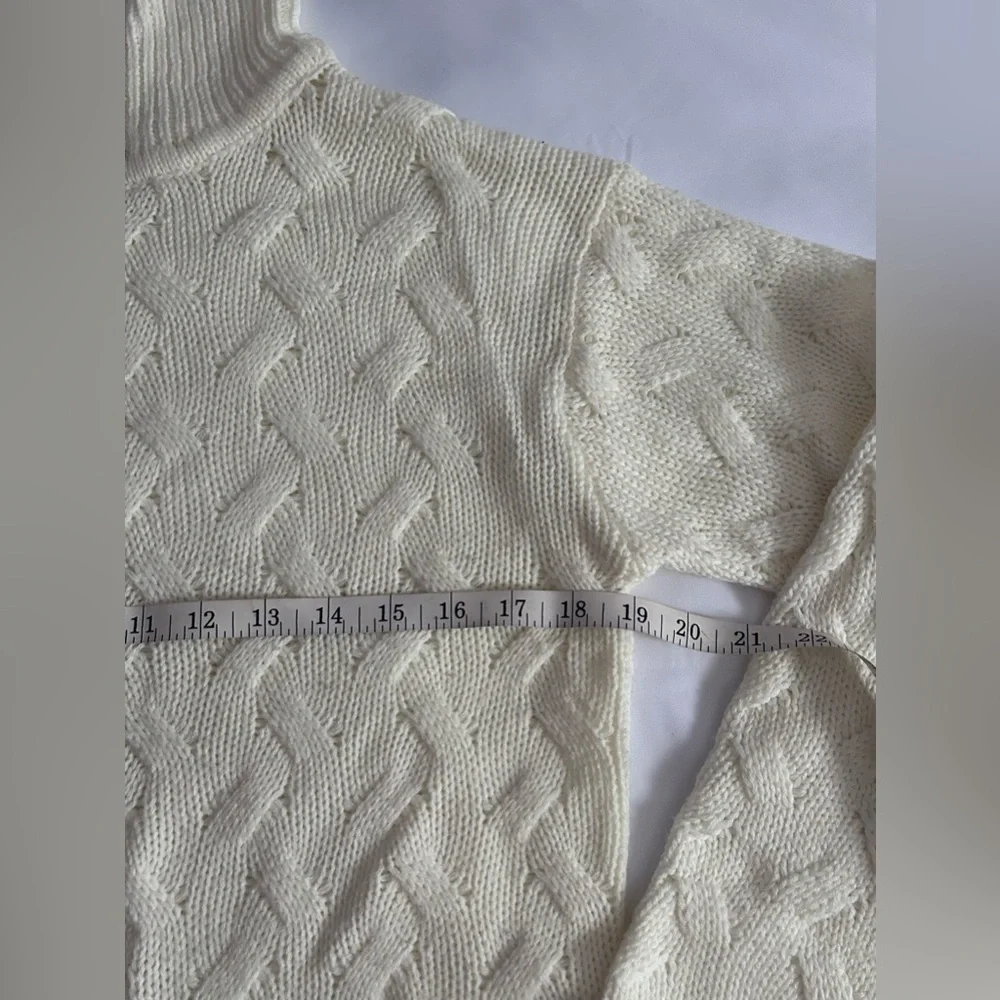 Joe Boxer White Cable Knit Mock Neck Sweater Size Large